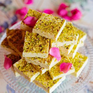 Some tasty desserts with pistachio